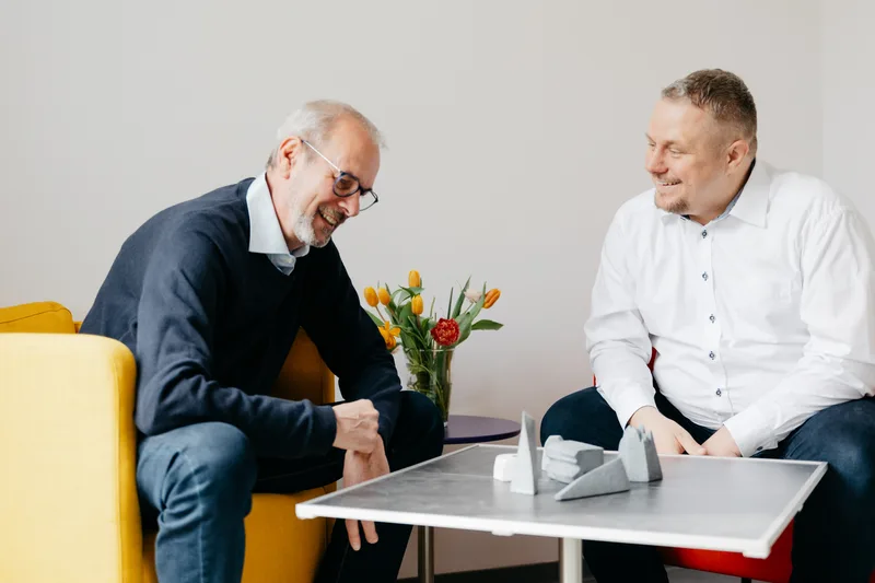 Gerald Kunzmann im Coaching-Gespräch - Teamentwicklung und Führungskräfteberatung